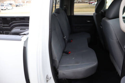2016 RAM 1500 SLT