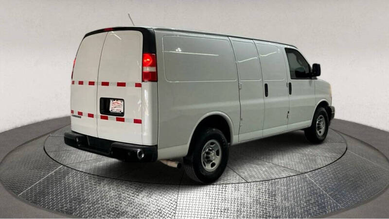 2021 Chevrolet Express 2500