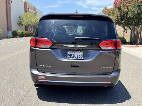 2018 Chrysler Pacifica Hybrid Limited