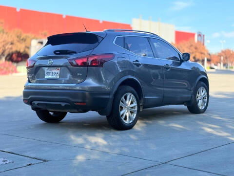 2017 Nissan Rogue Sport SV