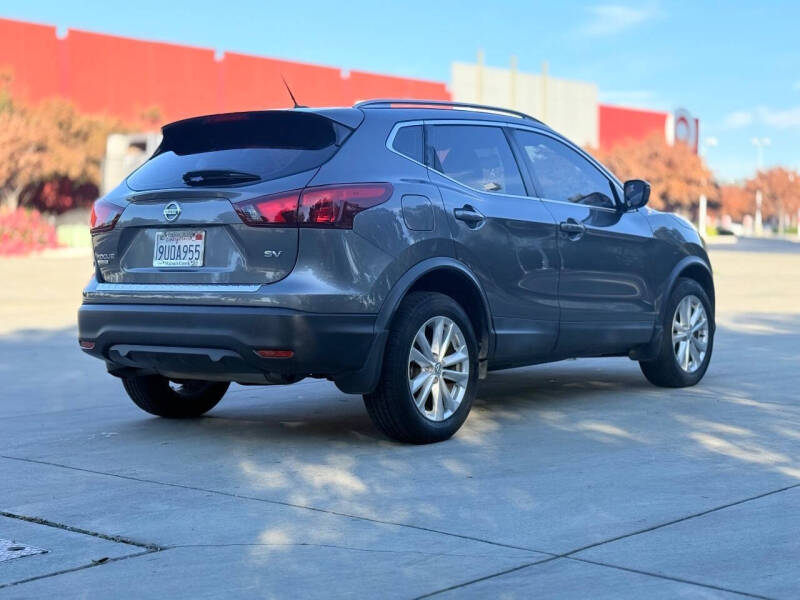 2017 Nissan Rogue Sport SV