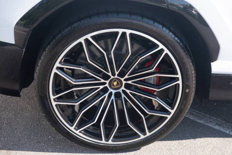 2025 Lamborghini Urus SE