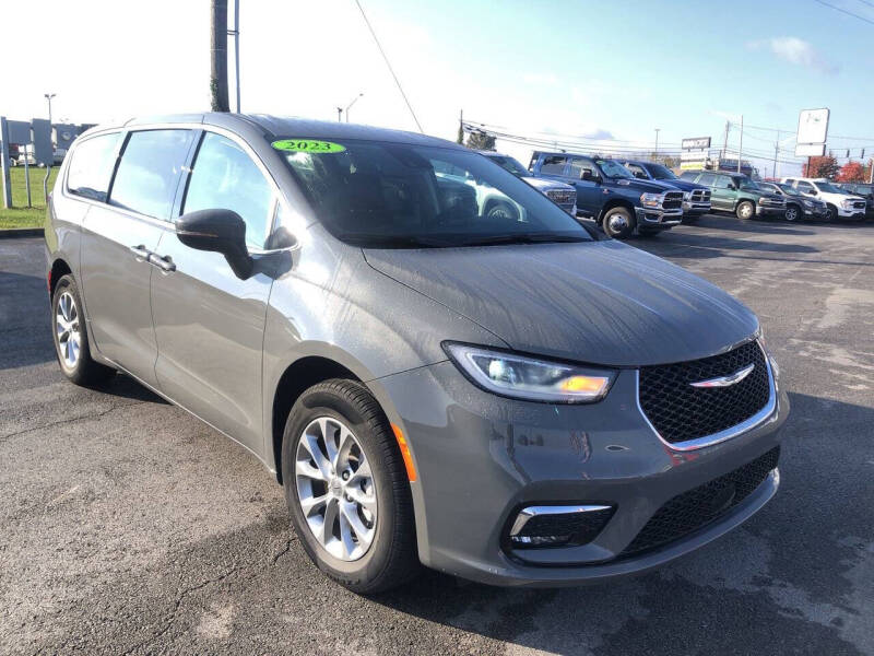 2023 Chrysler Pacifica Touring L