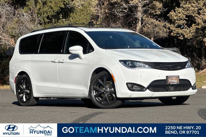 2020 Chrysler Pacifica for sale at Central Oregon Trucks & Suv in Bend OR