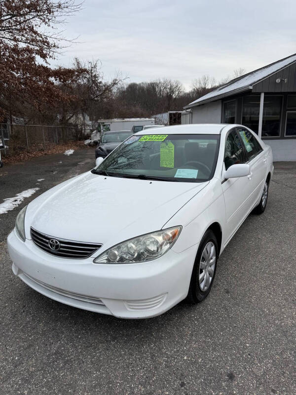 2005 Toyota Camry LE's photo