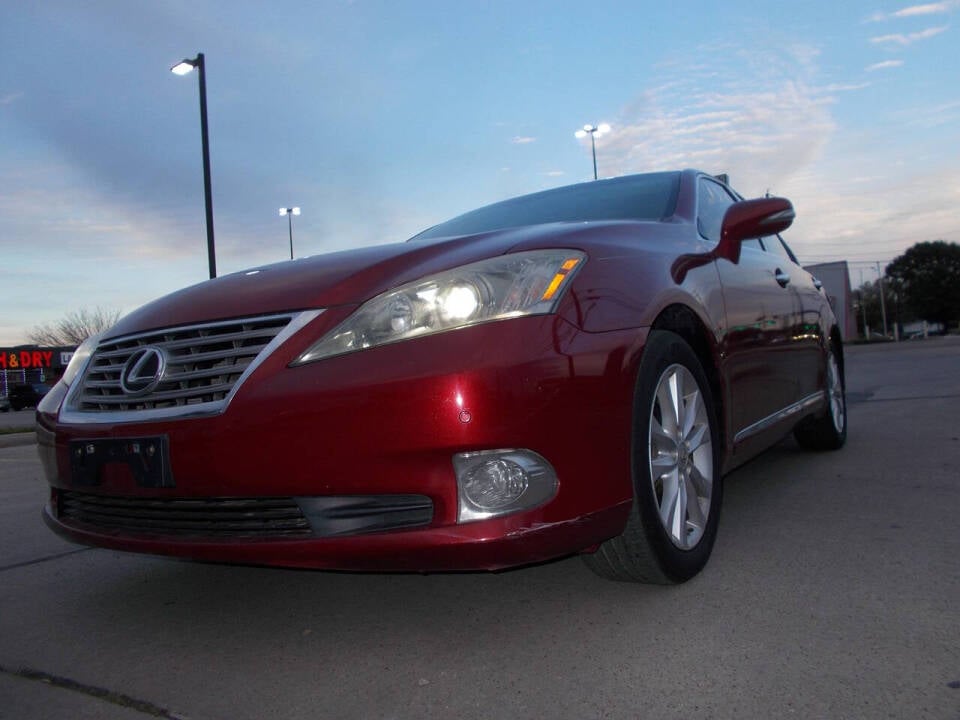 2011 Lexus ES 350 for sale at Chachan Auto Sales in Dallas, TX