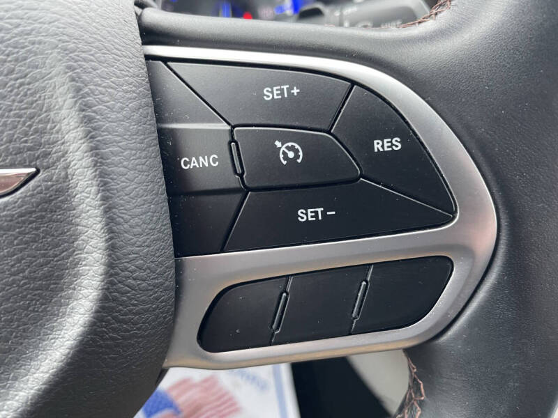 2017 Chrysler Pacifica Touring-L