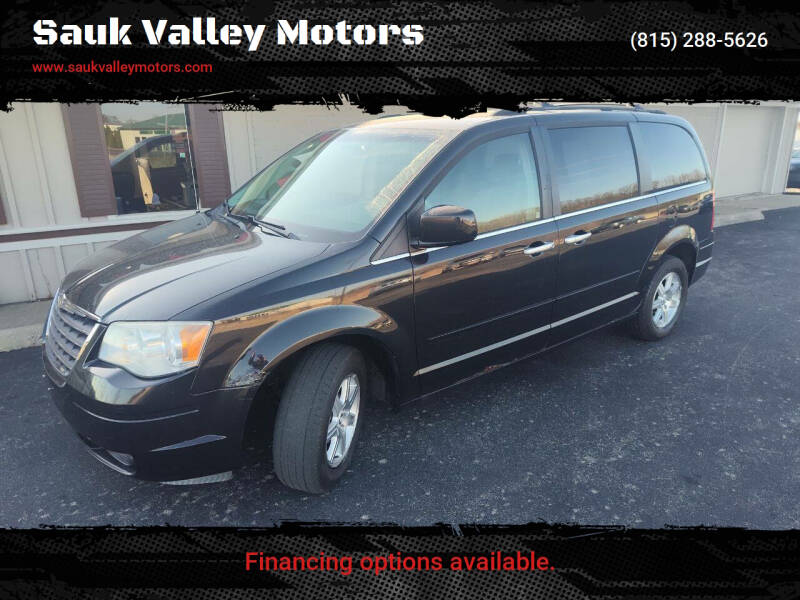 2008 Chrysler Town and Country for sale at Sauk Valley Motors in Dixon IL