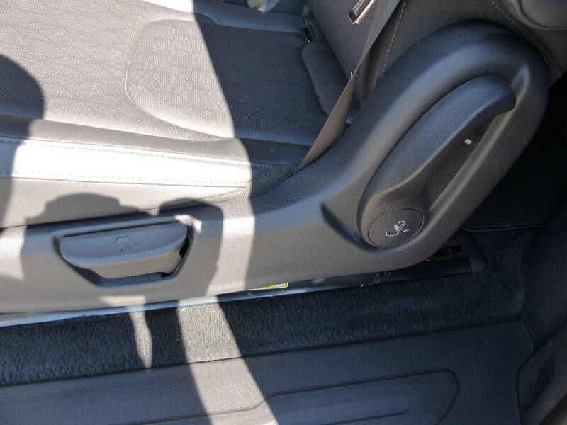 2025 Kia Carnival EX