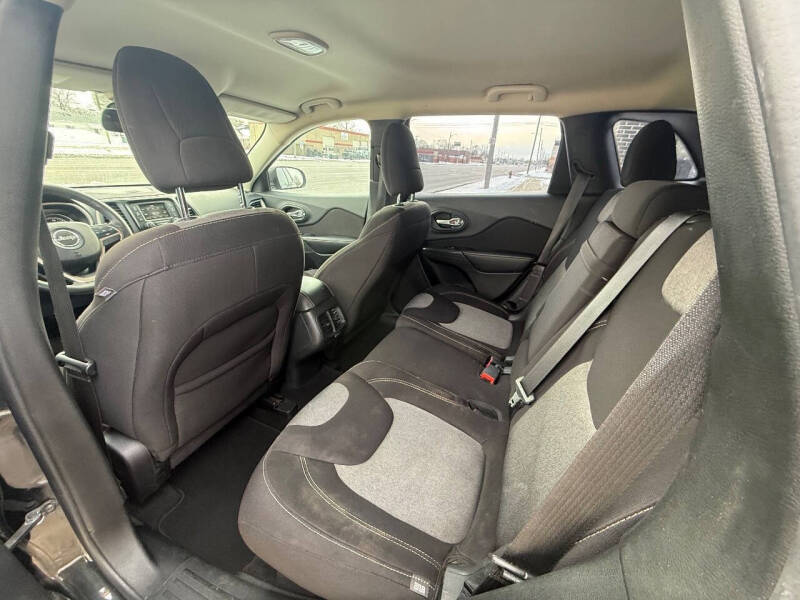 2016 Jeep Cherokee Sport Altitude