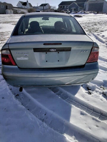 2005 Ford Focus ZX4 SE