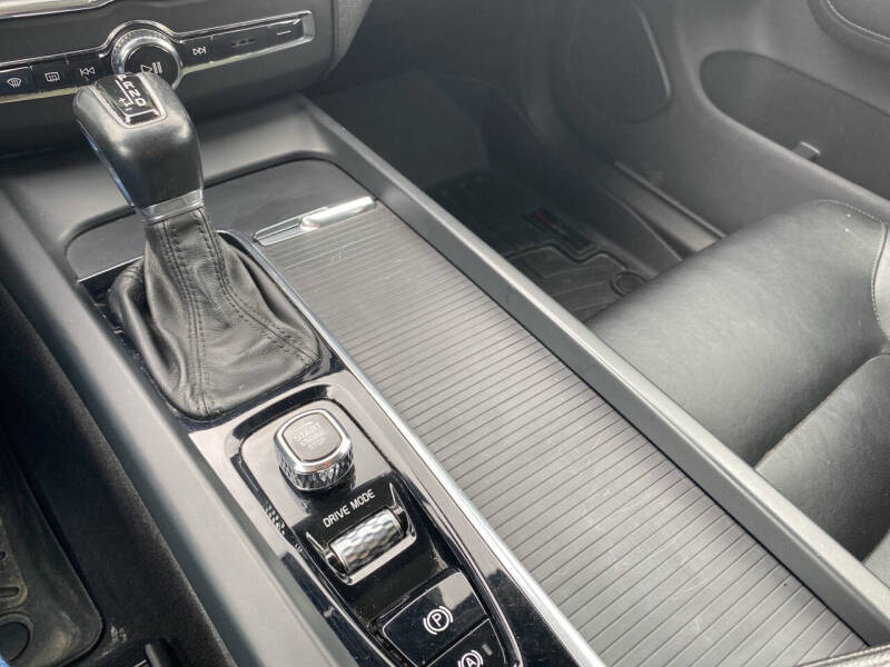 2019 Volvo XC60 T5 Momentum