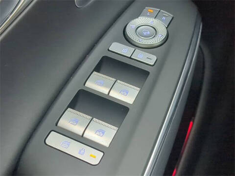 2023 Genesis GV70 2.5T Standard