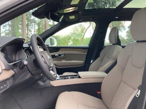 2025 Volvo XC90 T8 Plus Bright Theme 7P