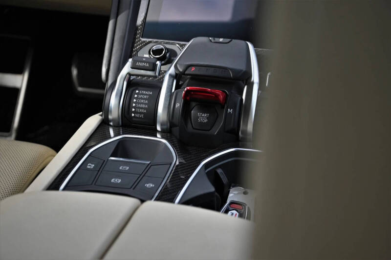 2022 Lamborghini Urus