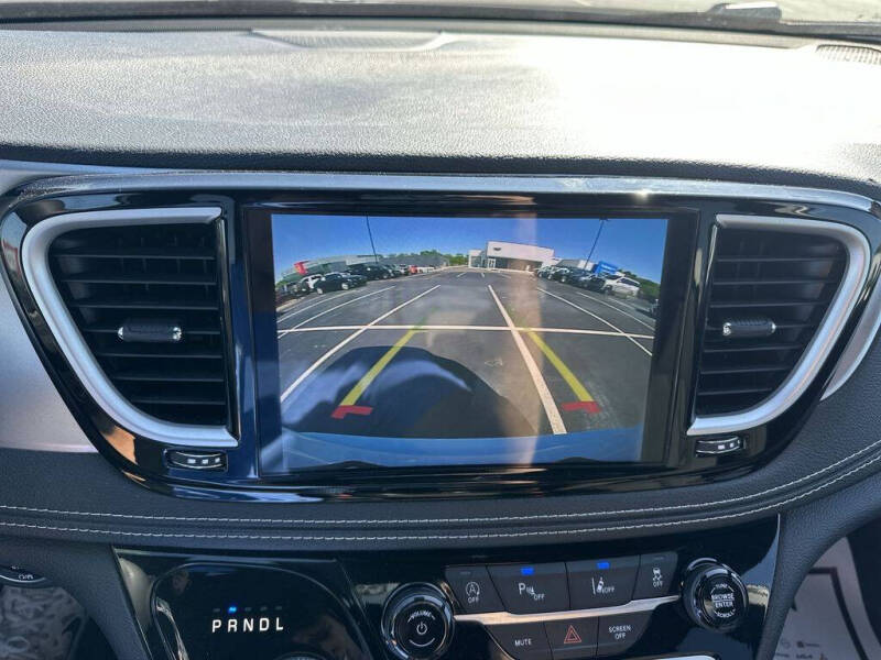 2023 Chrysler Pacifica Touring