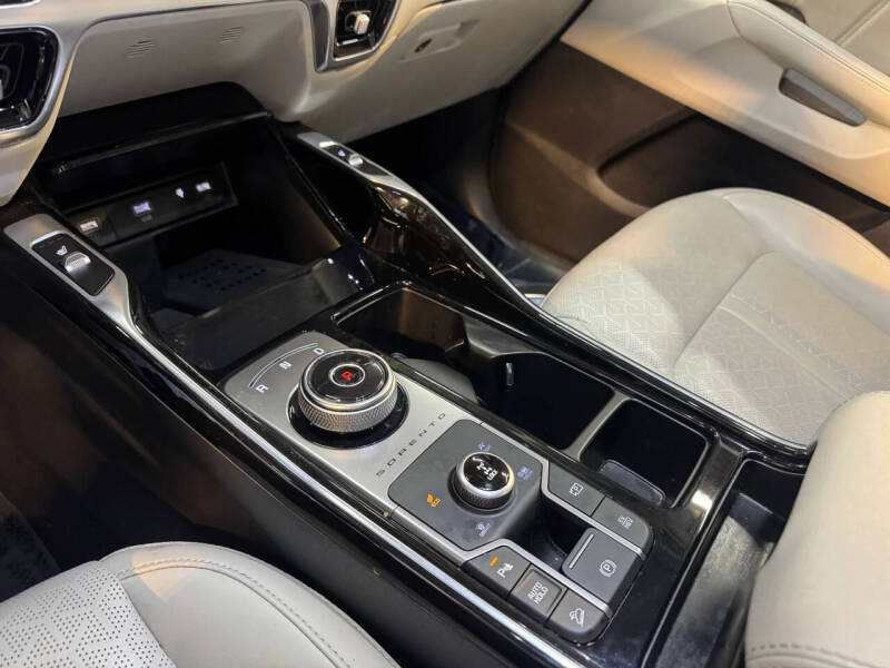 2022 Kia Sorento Plug-In Hybrid SX
