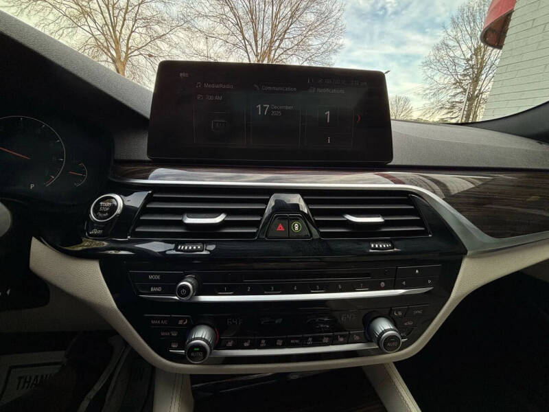 2019 BMW 5 Series 540i