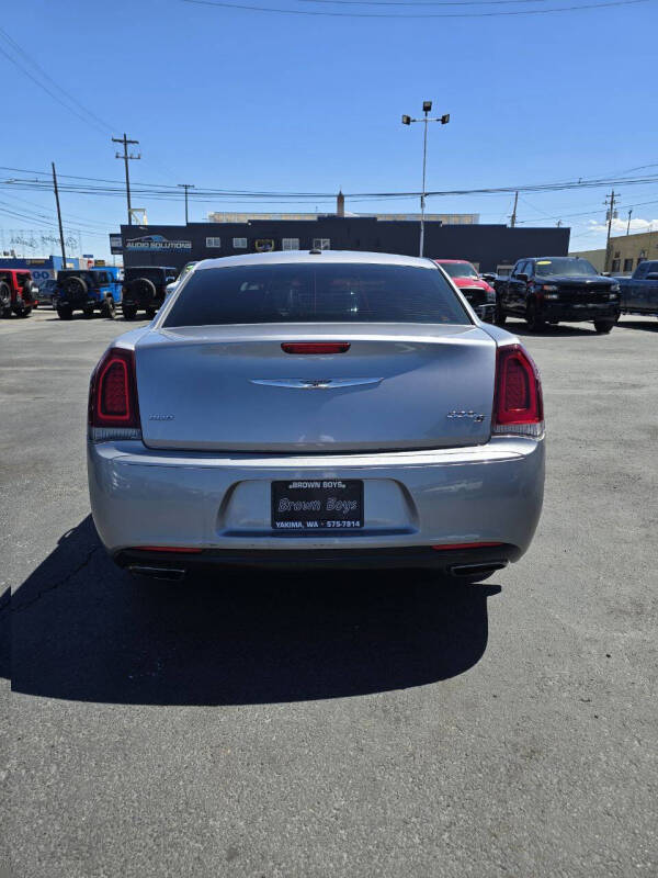 2017 Chrysler 300 S