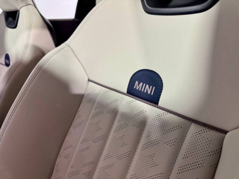 2025 MINI Hardtop 4 Door