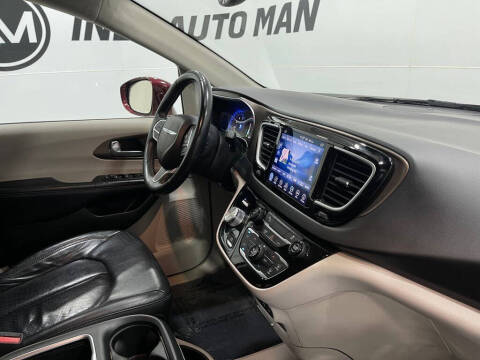 2017 Chrysler Pacifica Touring-L Plus