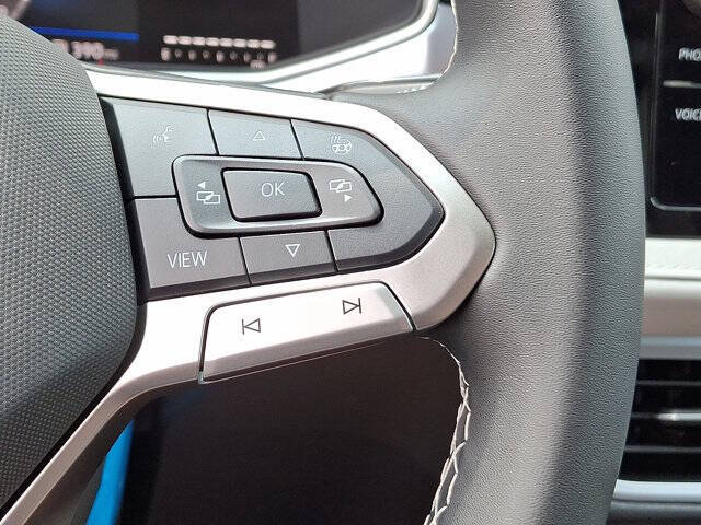 2025 Volkswagen Taos SE 4Motion