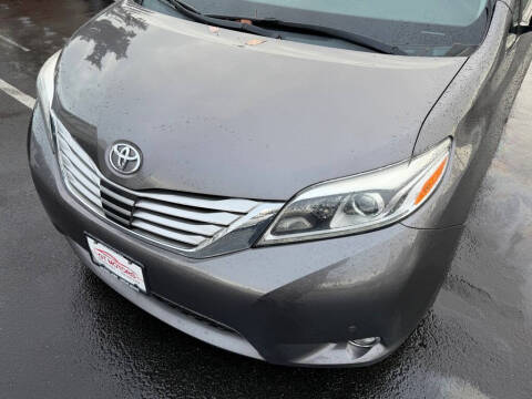 2016 Toyota Sienna XLE 8-Passenger