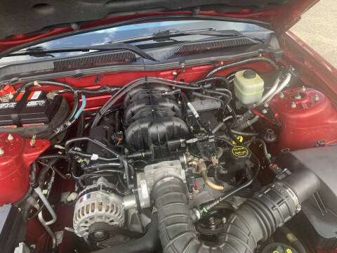 2005 Ford Mustang V6 Deluxe