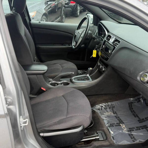 2013 Chrysler 200 Touring