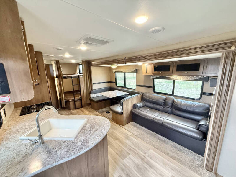 2017 Coleman 2405BH