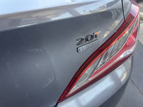 2014 Hyundai Genesis Coupe 2.0T R-Spec