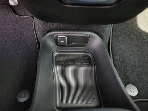 2025 Chrysler Voyager LX