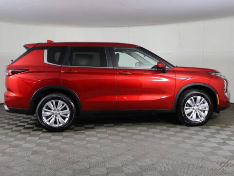 2025 Mitsubishi Outlander ES