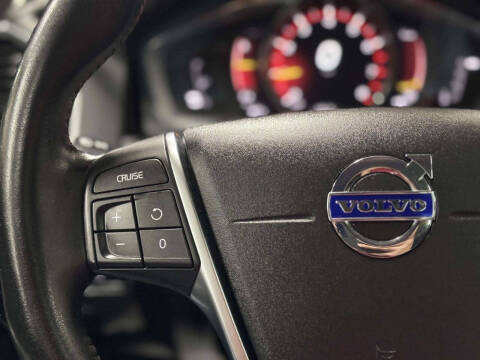 2017 Volvo XC60 T5 Dynamic