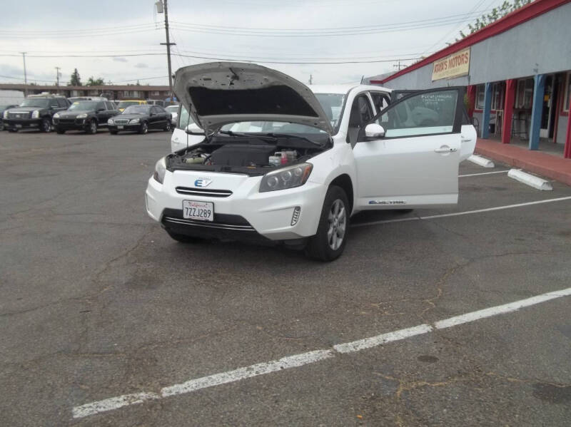 2013 Toyota RAV4 EV photo 54