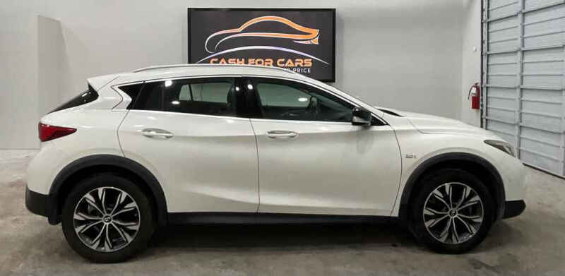 2018 Infiniti QX30 Premium