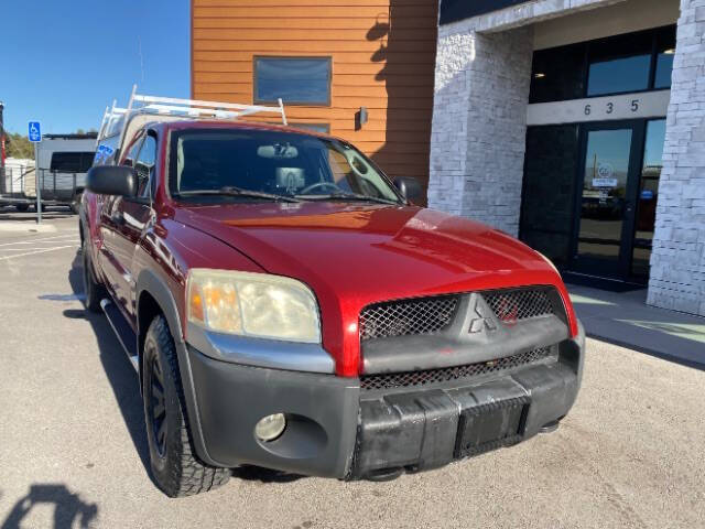 2006 Mitsubishi Raider Duro Cross V8