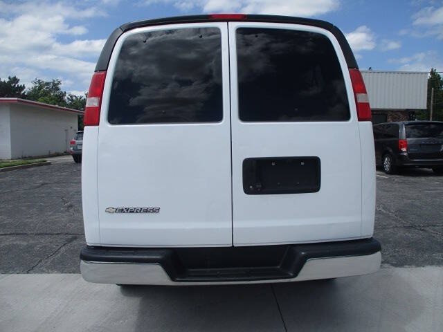 2017 Chevrolet Express LT 3500