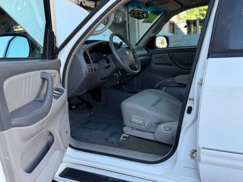 2004 Toyota Sequoia Limited