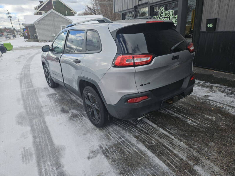 2017 Jeep Cherokee Sport