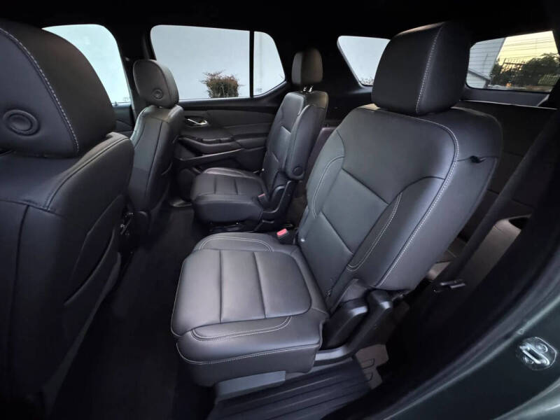 2022 Chevrolet Traverse LT Leather