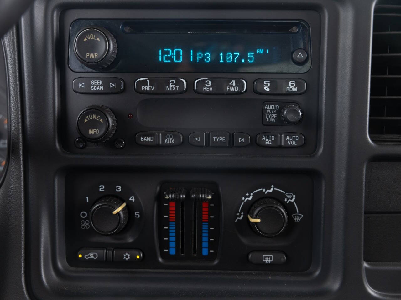 Used Car 2005 Chevrolet Silverado 2500hd  Ls 4dr Extended Cab 4wd Lb For Sale Under $25,000 In Coal City, Illinois