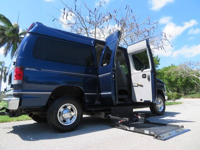 2011 Ford E-Series E-350 SD XLT