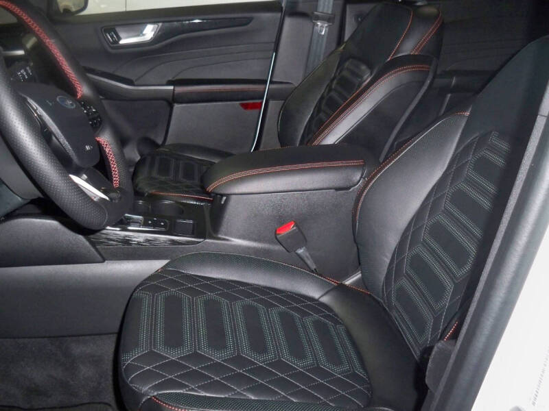 2024 Ford Escape ST-Line Elite