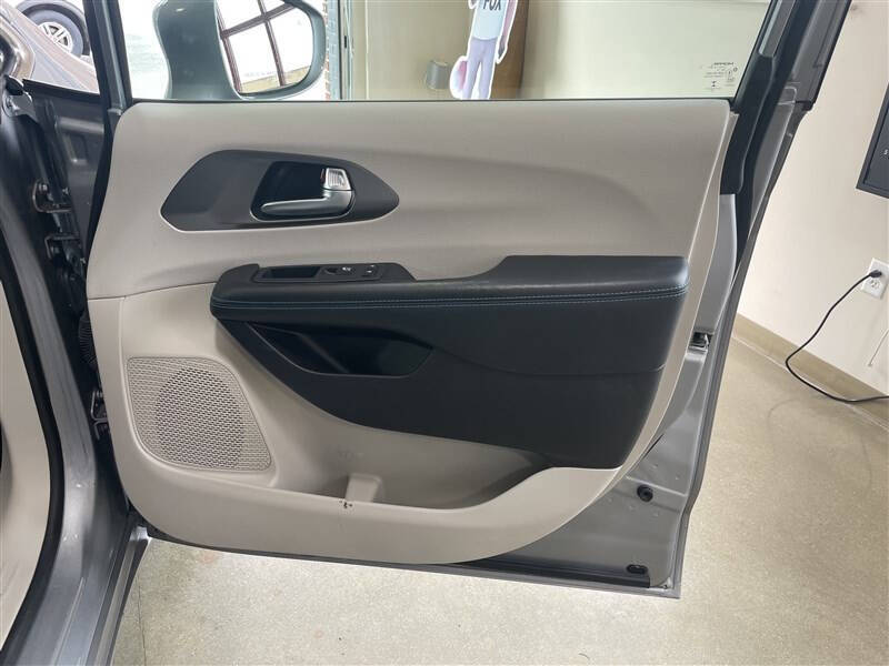 2021 Chrysler Pacifica Touring