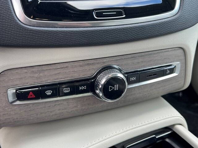 2023 Volvo XC90 B6 Plus Bright Theme 7P