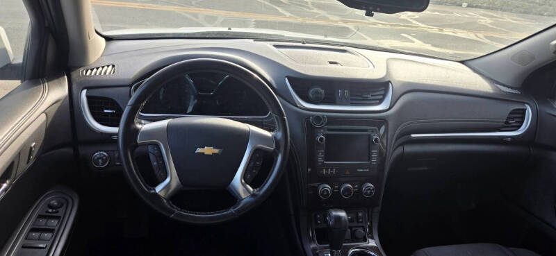 2017 Chevrolet Traverse LT