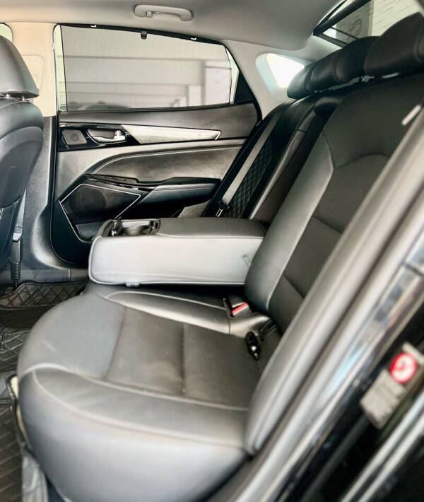 2018 Kia Cadenza Premium