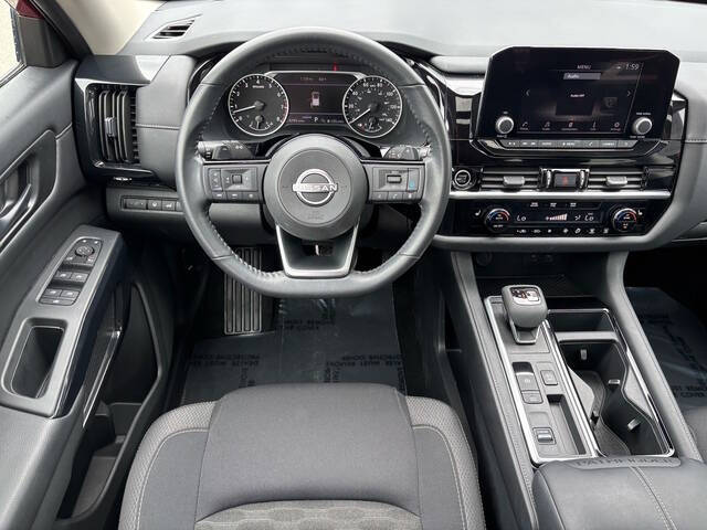 2023 Nissan Pathfinder 9