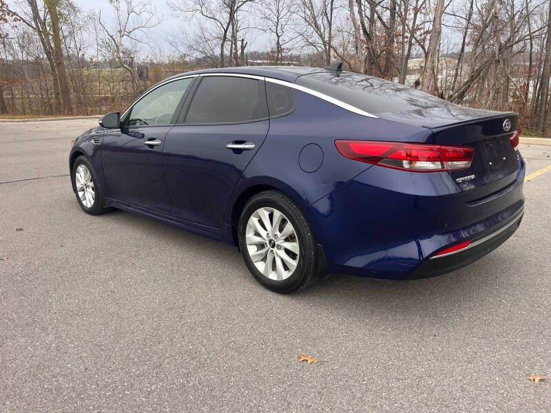 2018 Kia Optima S photo 3